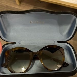 Gucci sunglasses gently used with sunglasses case